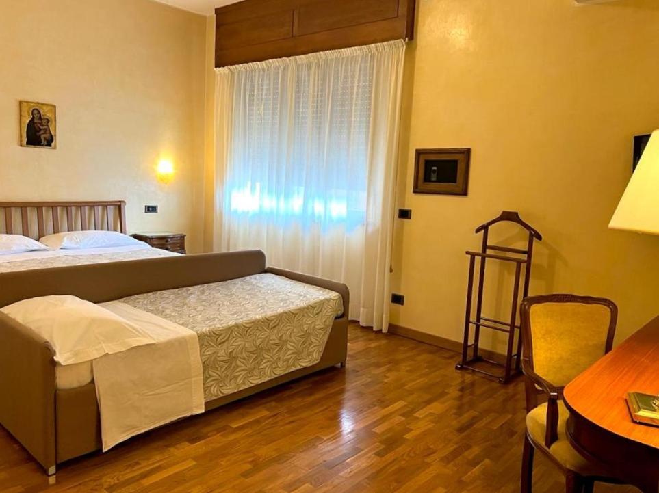 Comfort Triple Room